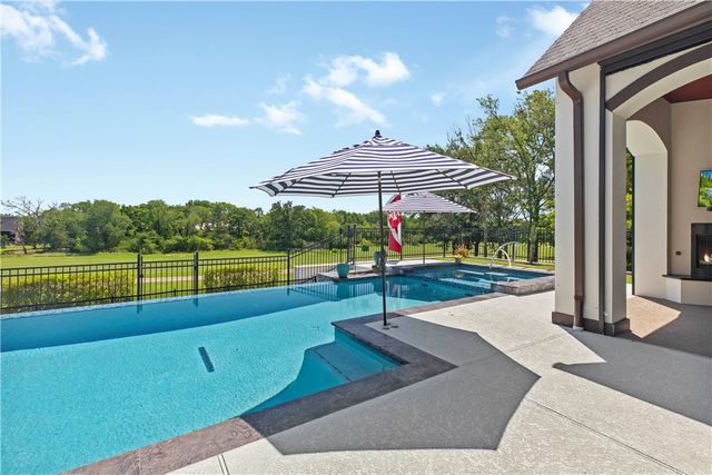 2833 Persimmon Ridge Court, Bryan, TX 77807