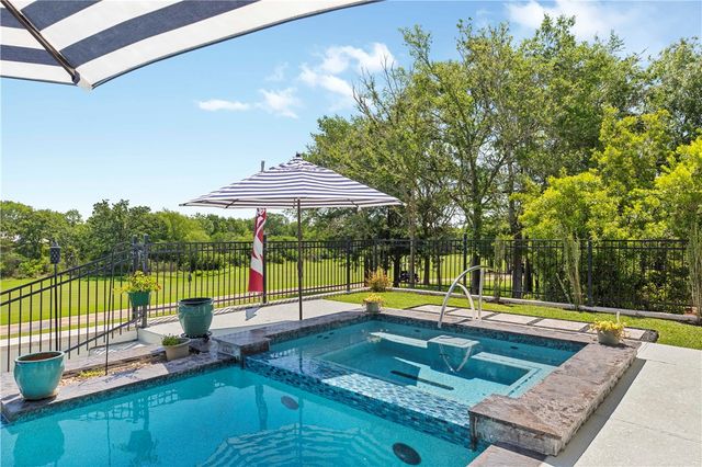 2833 Persimmon Ridge Court, Bryan, TX 77807