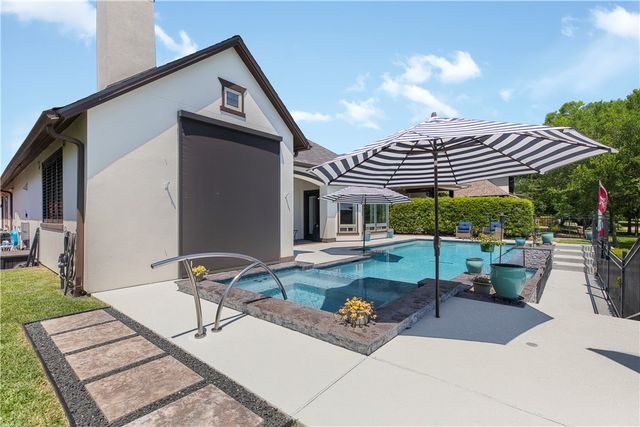 2833 Persimmon Ridge Court, Bryan, TX 77807