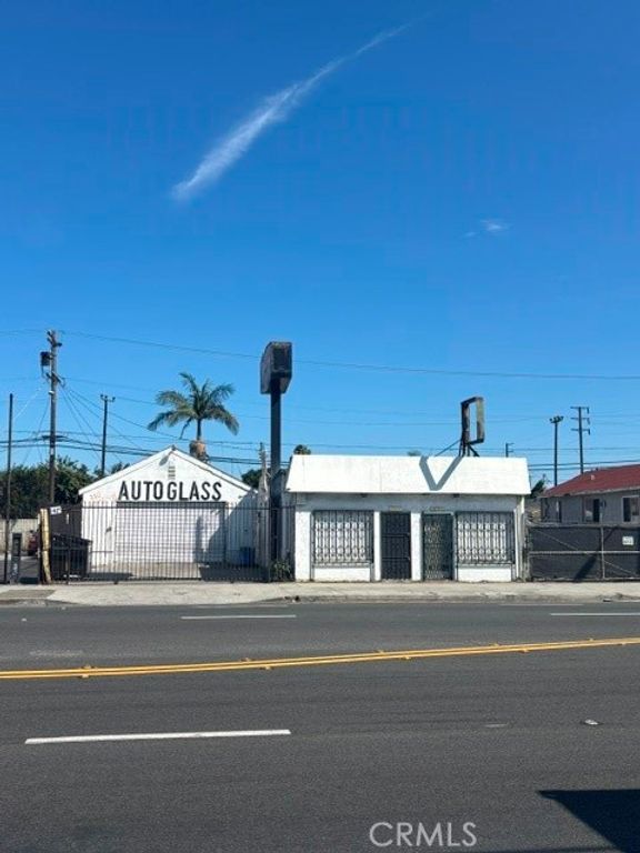 1417 E Pacific Coast, Wilmington, CA 90744 — exterior