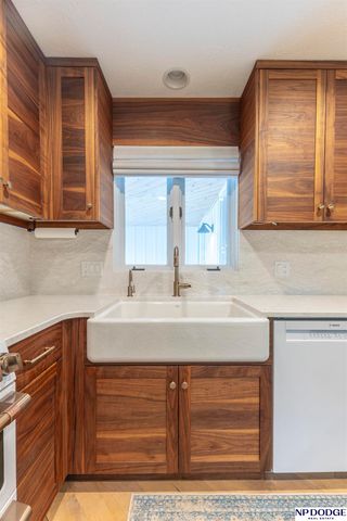 2590 Mock Turtle Lane, Omaha, NE 68142