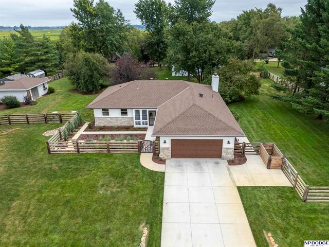 2590 Mock Turtle Lane, Omaha, NE 68142