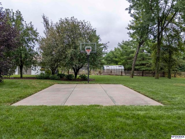 2590 Mock Turtle Lane, Omaha, NE 68142