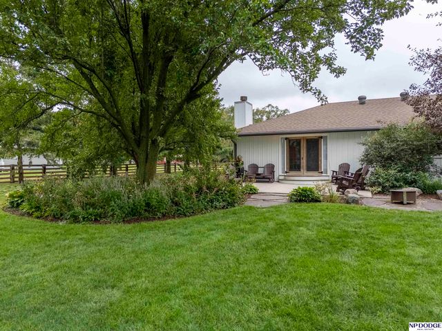 2590 Mock Turtle Lane, Omaha, NE 68142