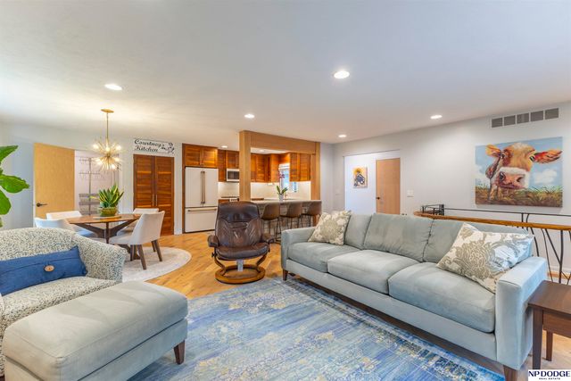 2590 Mock Turtle Lane, Omaha, NE 68142