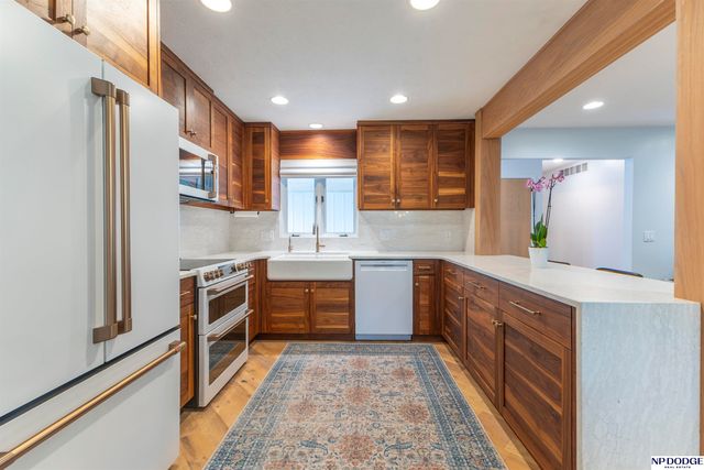 2590 Mock Turtle Lane, Omaha, NE 68142