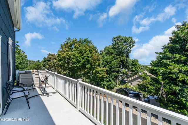 14 Bay Street, Highlands, NJ 07732