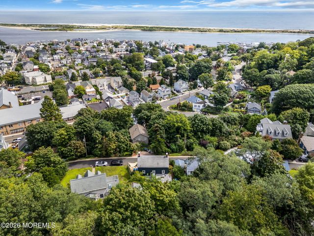 14 Bay Street, Highlands, NJ 07732