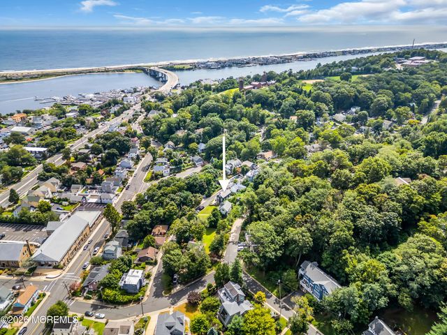 14 Bay Street, Highlands, NJ 07732