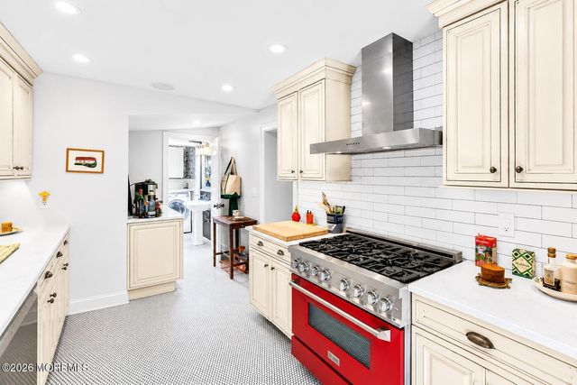 14 Bay Street, Highlands, NJ 07732