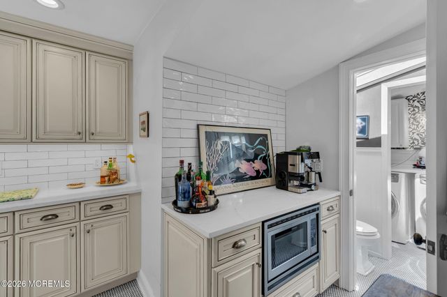 14 Bay Street, Highlands, NJ 07732