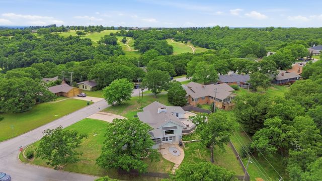 701 Oak Ridge Drive, Sand Springs, OK 74063