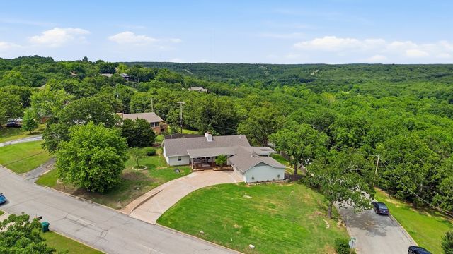 701 Oak Ridge Drive, Sand Springs, OK 74063