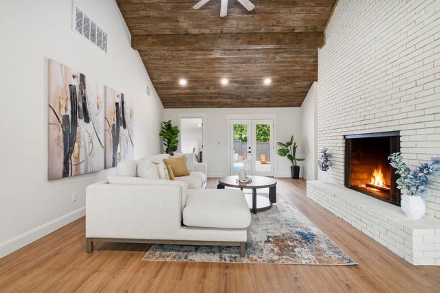 701 Oak Ridge Drive, Sand Springs, OK 74063