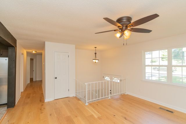 410 Bardwood Lane, Hixson, TN 37343