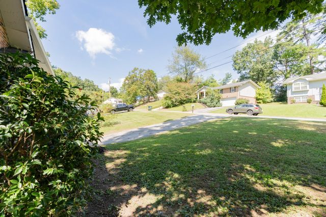 410 Bardwood Lane, Hixson, TN 37343