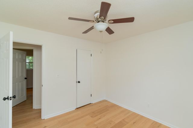 410 Bardwood Lane, Hixson, TN 37343