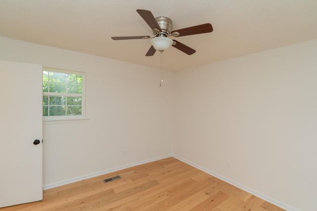 410 Bardwood Lane, Hixson, TN 37343