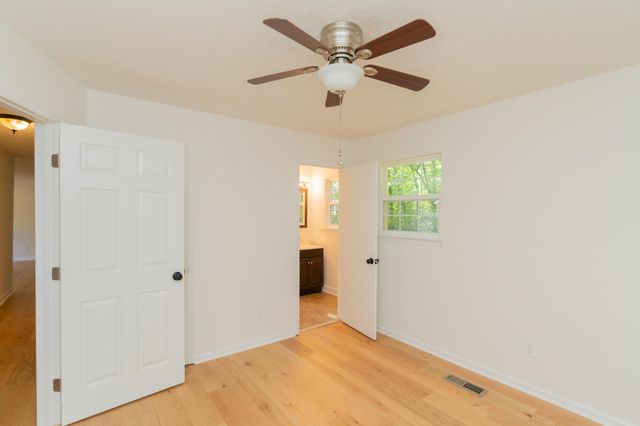 410 Bardwood Lane, Hixson, TN 37343