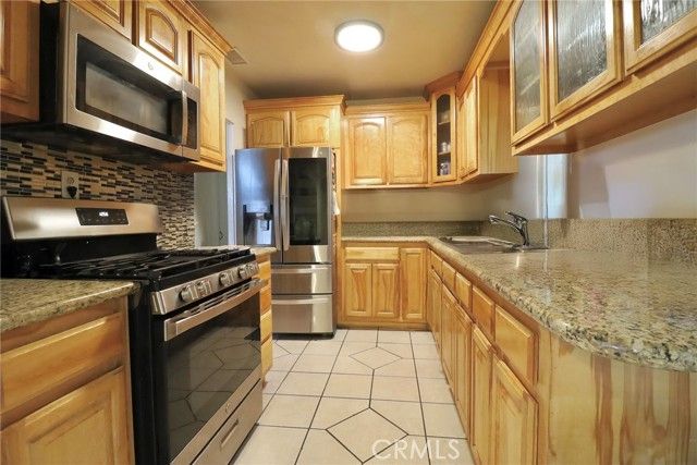 525 E 3rd, Rialto, CA 92376