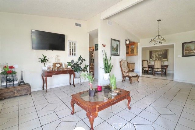 525 E 3rd, Rialto, CA 92376