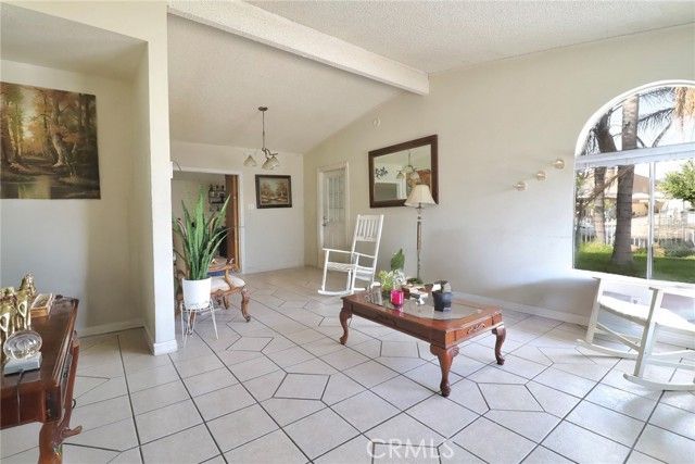 525 E 3rd, Rialto, CA 92376