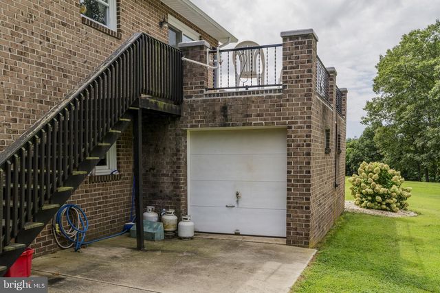 585 N RIDGE RD, Reinholds, PA 17569