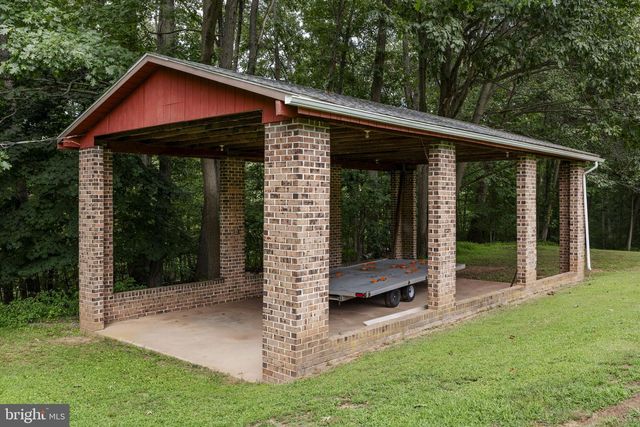 585 N RIDGE RD, Reinholds, PA 17569