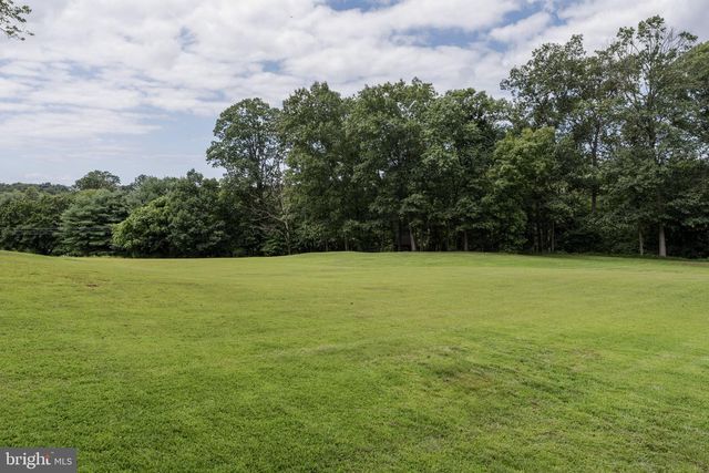 585 N RIDGE RD, Reinholds, PA 17569