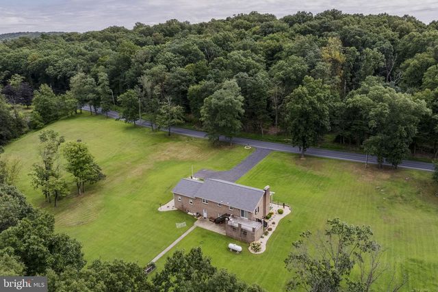 585 N RIDGE RD, Reinholds, PA 17569