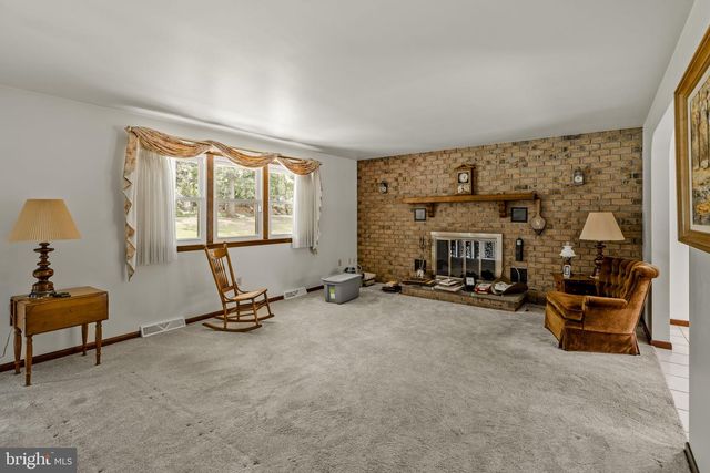 585 N RIDGE RD, Reinholds, PA 17569