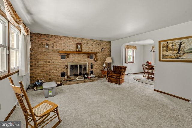 585 N RIDGE RD, Reinholds, PA 17569