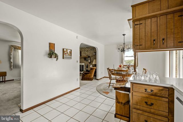 585 N RIDGE RD, Reinholds, PA 17569