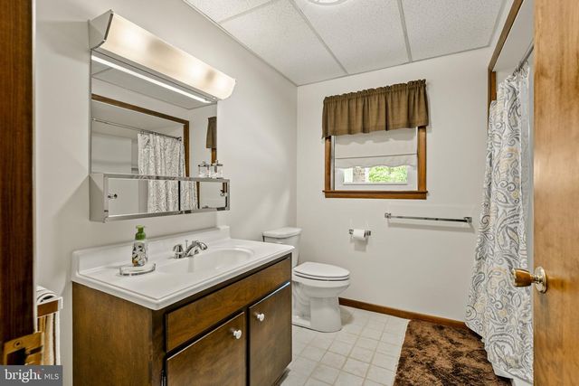 585 N RIDGE RD, Reinholds, PA 17569