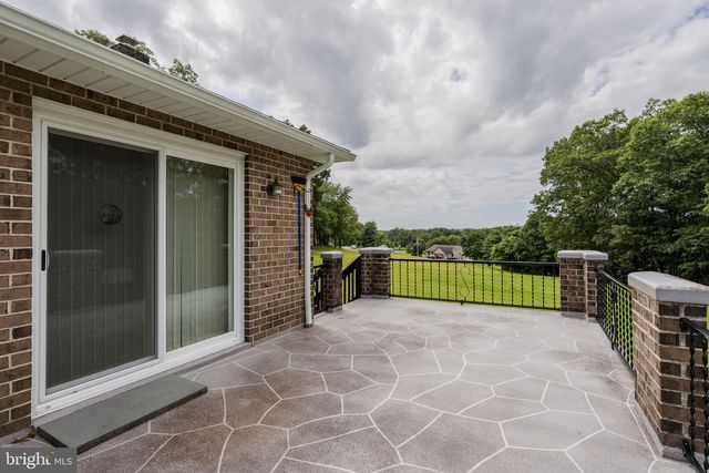 585 N RIDGE RD, Reinholds, PA 17569