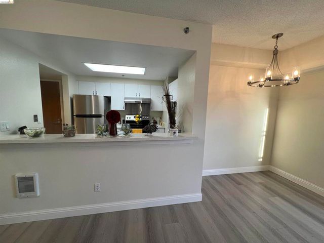 988 Franklin Street 1111, Oakland, CA 94607
