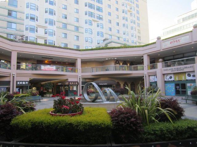 988 Franklin Street 1111, Oakland, CA 94607