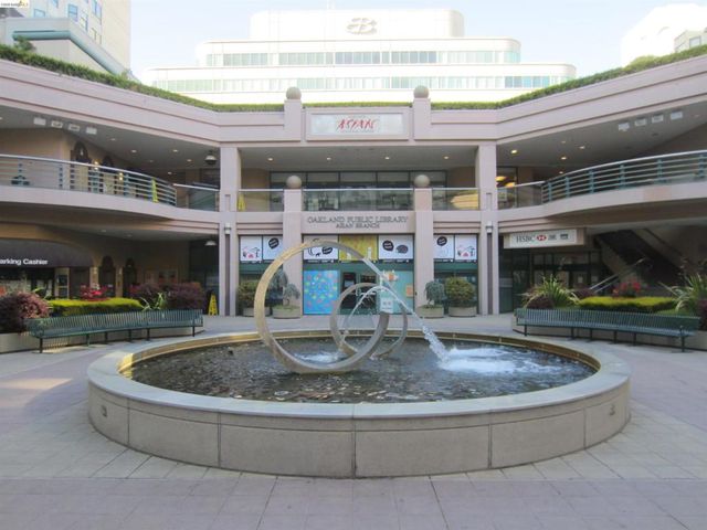 988 Franklin Street 1111, Oakland, CA 94607