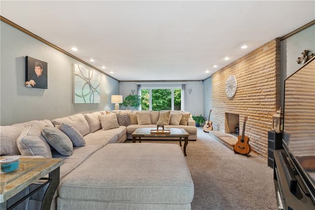 200 Demar Blvd, North Strabane, PA 15317