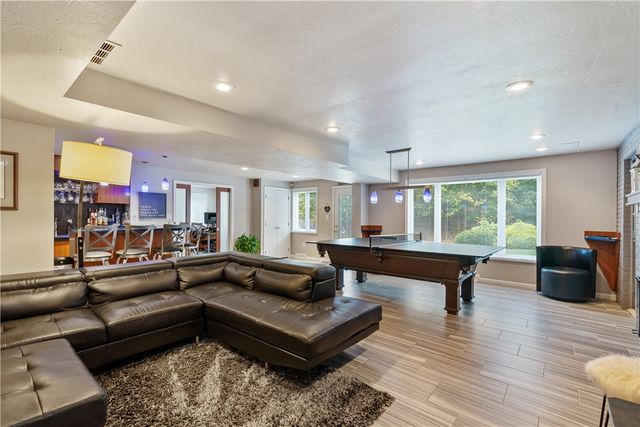 200 Demar Blvd, North Strabane, PA 15317