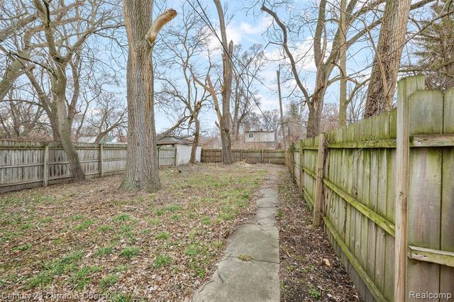 18220 Stout Street, Detroit, MI 48219