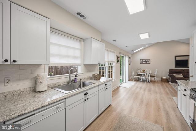 120 ALBATROSS AVENUE, Manahawkin, NJ 08050