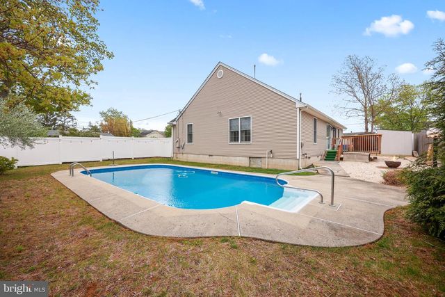 120 ALBATROSS AVENUE, Manahawkin, NJ 08050