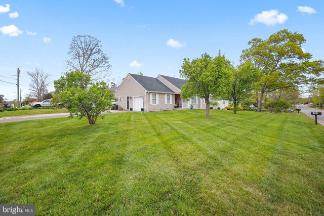 120 ALBATROSS AVENUE, Manahawkin, NJ 08050