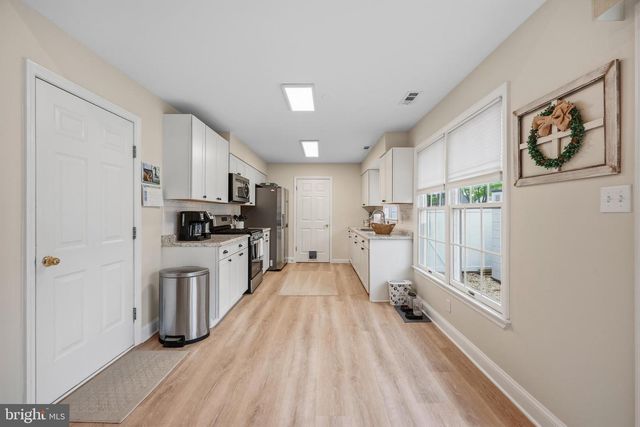 120 ALBATROSS AVENUE, Manahawkin, NJ 08050