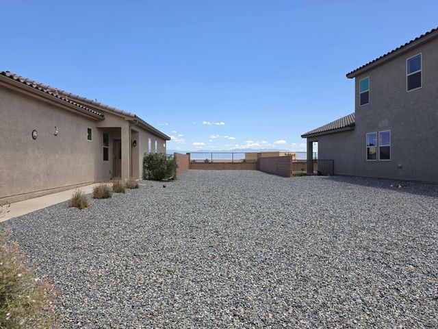 1765 W Valle Vista Road NW, Los Lunas, NM 87031