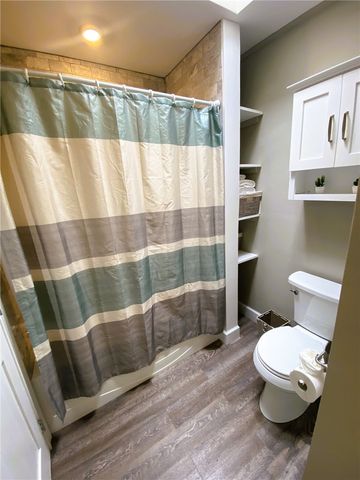 3 Bull Street 2, Newport, RI 02840