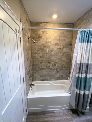 3 Bull Street 2, Newport, RI 02840