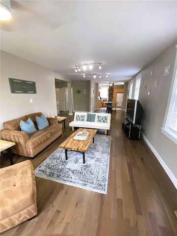 3 Bull Street 2, Newport, RI 02840