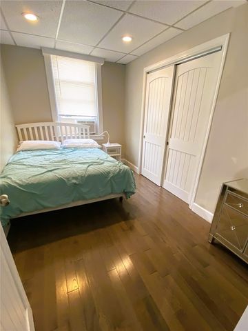 3 Bull Street 2, Newport, RI 02840
